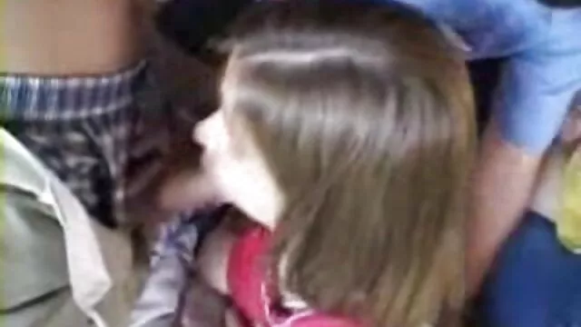 قدیمی, دخترک سکس بازیگران خارجی معصوم, نمایشنامه با dildo کوچک او